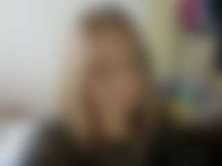 Live cam show with Luna - Moaning on Chatstar