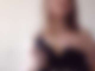 Live cam show with Luna - Body Massage on Dolls Live
