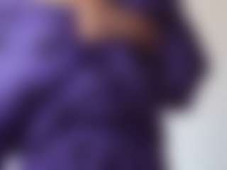 Live cam show with Luna - Upskirt on Camsoda