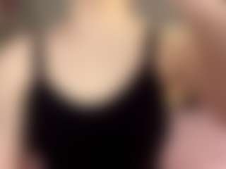Live cam show with Luna - Lesbian on Camsoda