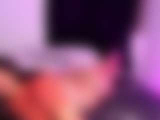 MiaLens's Live Sex Cam Show