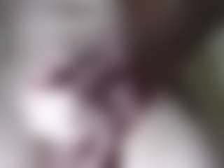 Live-Cam-Show mit 01elnene01 - Dildo auf Camsoda