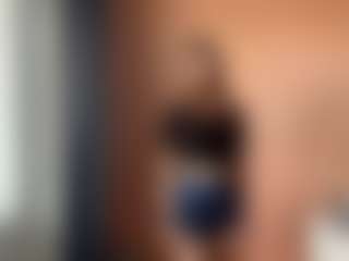 Live cam show with ClarisGropp - Average on StripNow