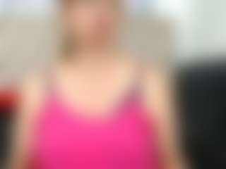 Live cam show with VictoriaCoperino - Middle Aged on crypto-cams