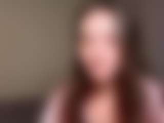 Live cam show with HattieWassam - Shaved Pussy Mature on Camiplay Live