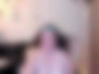 Live cam show with lorena-prg7 - Moaning on livesuperchat.net