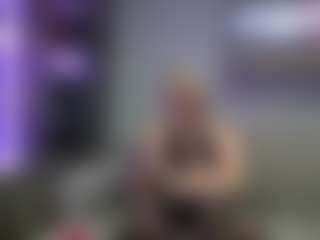 Live cam show with Nora-Noxx - Middle Aged on Camming Site