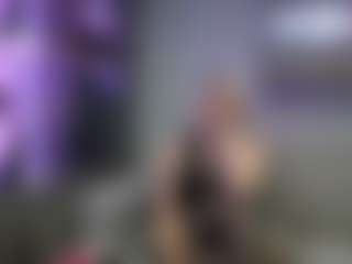 Nora-Noxx MILF webcam performer live streaming