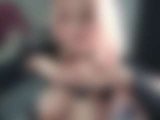 Live cam show with ScallyMilana - Pantyoff on makecum.org