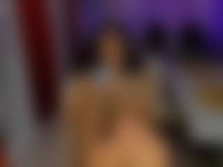 Live cam show with sweetSara2 - Athletic MILF on madthumbs
