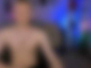 Live cam show with eric-nova - Italian on Camsoda