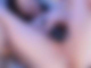 Live cam show with roxieblake - Green Eyes on SmokeAndPoke