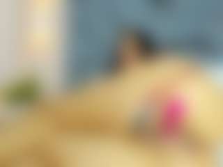 Live cam show with CarolinaSantana - Petite on Camsoda