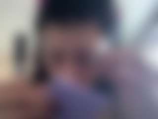 LoriannPospishil MILF webcam performer live streaming