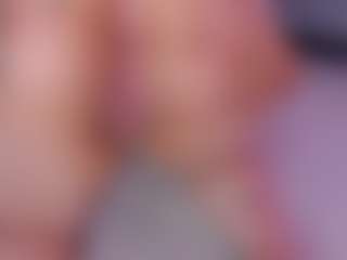 Live cam show with Viiolet-rosee - Moaning on Soda Cam
