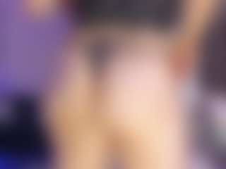 Live cam show with Viiolet-rosee - Chubby on Ass Tok