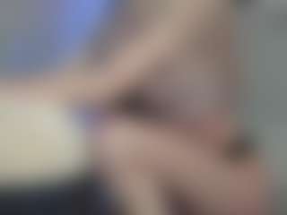 Live cam show with Breeze-see - Squirt on Camsoda