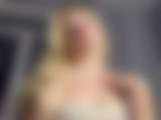 EvelynBomaster's Live Sex Cam Show