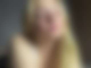 EvelynBomaster's Live Sex Cam Show