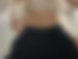 EvelynBomaster's Live Sex Cam Show