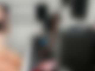 itschloelaurent's Live Sex Cam Show