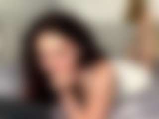 Live cam show with LilliamBeen - Petite MILF on LiveSexCams6