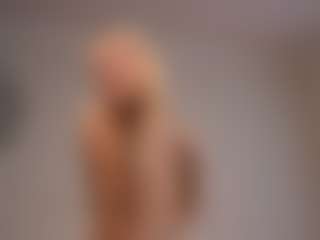 Live cam show with BreeCarse - Blue Eyes on Camsoda