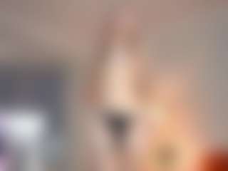 Live cam show with BreeCarse - Blonde Hair on CamSodaAdn