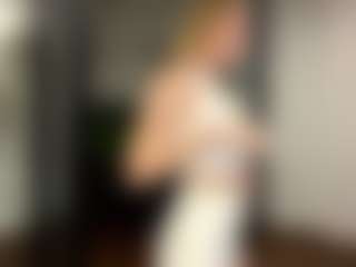Live cam show with IldaSaab - Spy Petite on Camsoda.co