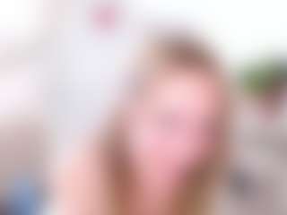 Live cam show with Melissa - Public on UwU Esports