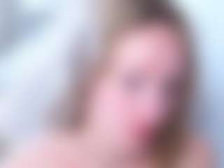 Live cam show with Melissa - New Small Tits on TastyBlacksLive