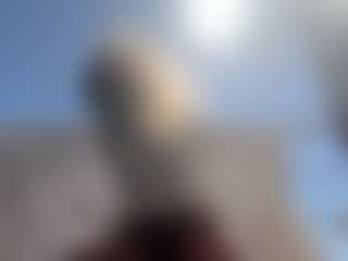 Live cam show with DiaEbrahimi - Blue Eyes on madthumbs