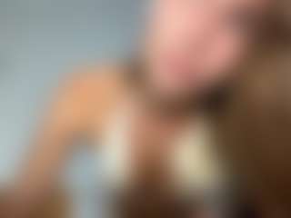 Live cam show with DiaEbrahimi - Blonde Hair Petite on madthumbs