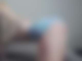 Live cam show with IceCraze - Short on livesuperchat.net