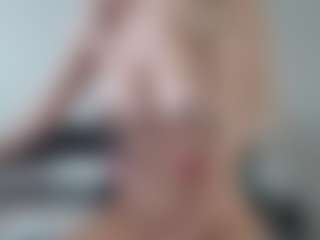 Live cam show with IceCraze - Short on xplaylive.com