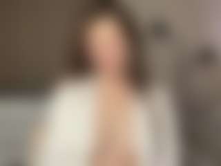 Live cam show with SolBenito - Green Eyes on xDating