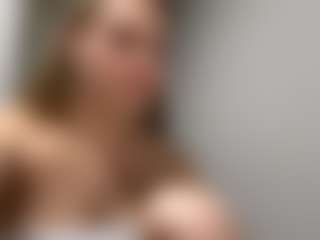 KeriPennel's Live Sex Cam Show