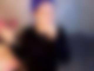 Live cam show with LinaSpark - Facial Piercings on Dolls Live