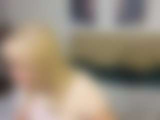 Live cam show with Soffa - College on Camsoda