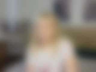 Live cam show with Soffa - Upskirt on madthumbs