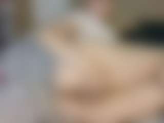 Live cam show with Soffa - Upskirt on madthumbs