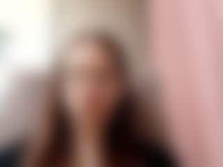 Live cam show with Veronica - Nipple Piercings on Hubzter Live