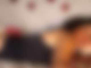 Live cam show with GoldenGoddess38 - Middle Aged on Lustler