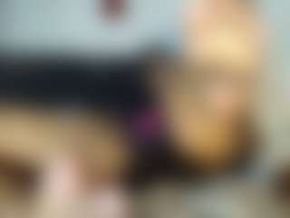 Live cam show with GoldenGoddess38 - Middle Aged on madthumbs