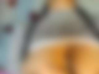 GoldenGoddess38's Live Sex Cam Show