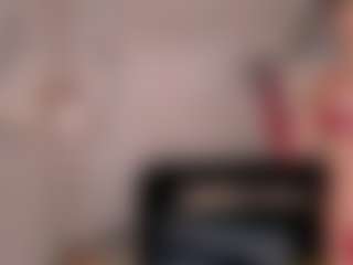 Live cam show with KeylaPalmer - Fingering on Milfs Live