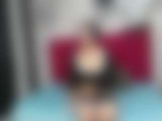 Live cam show with SamanthaRoxxe - New Young Adult on friskycurves.com