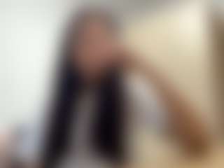 Giulia's Live Sex Cam Show