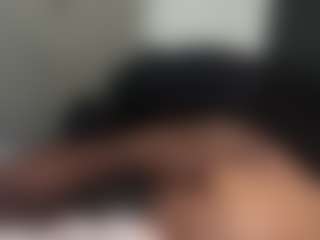 Hotmelelo's Live Sex Cam Show