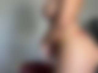 Hotmelelo's Live Sex Cam Show